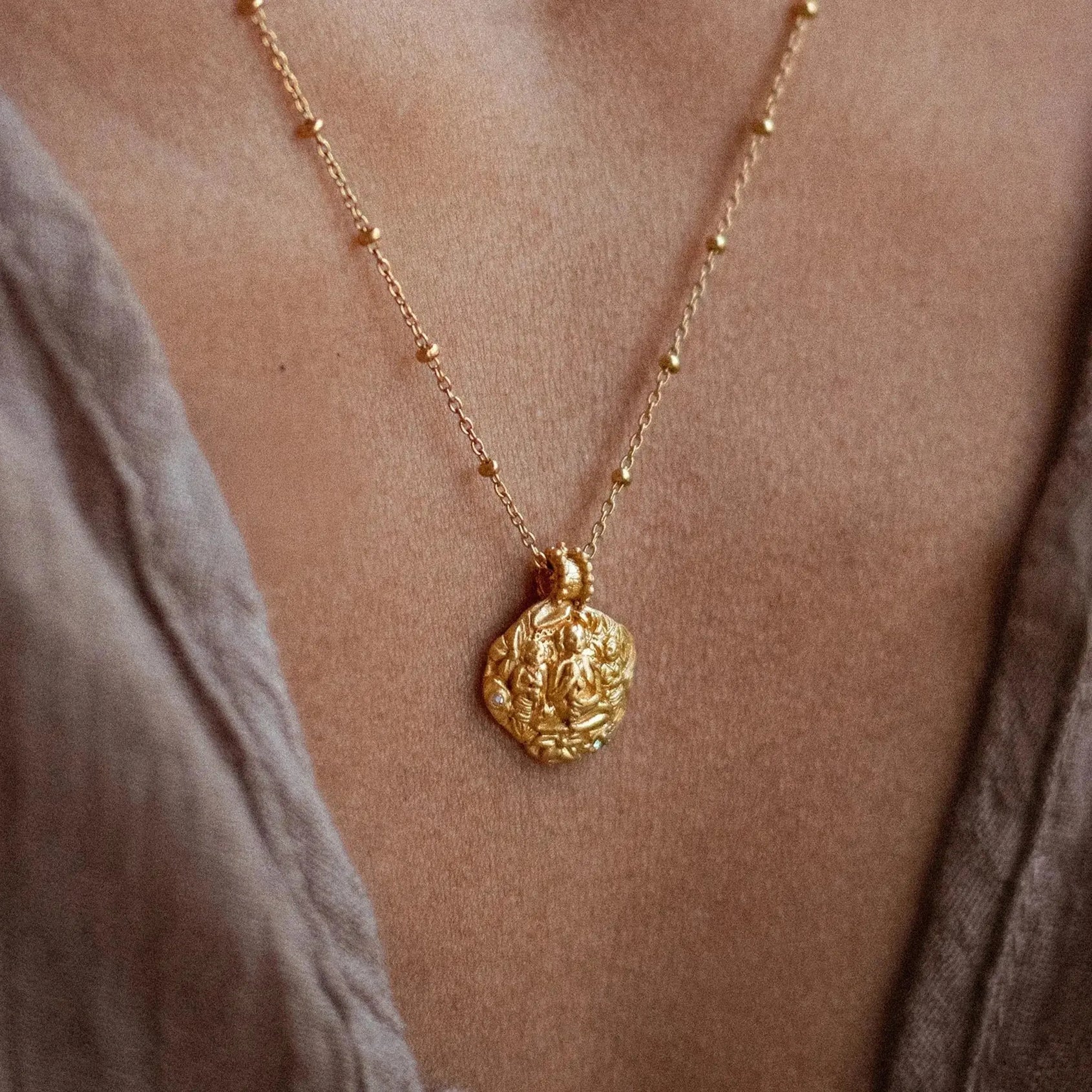 Cradle of Worlds • Necklace