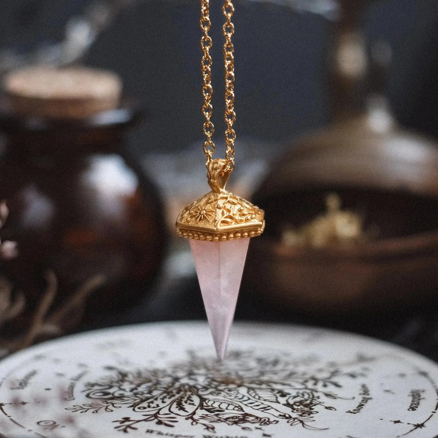 The Gentle Oracle • Rosenquarz Pendulum -Halskette – Liebe, Intuition & Selbstverbindung - Anandasoul