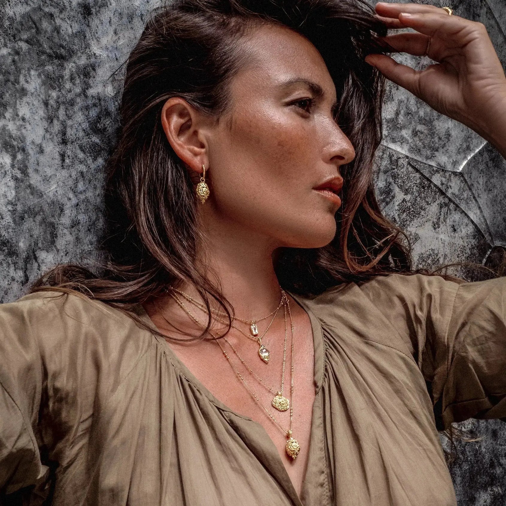 Held to Hold Hoop Ohrringe